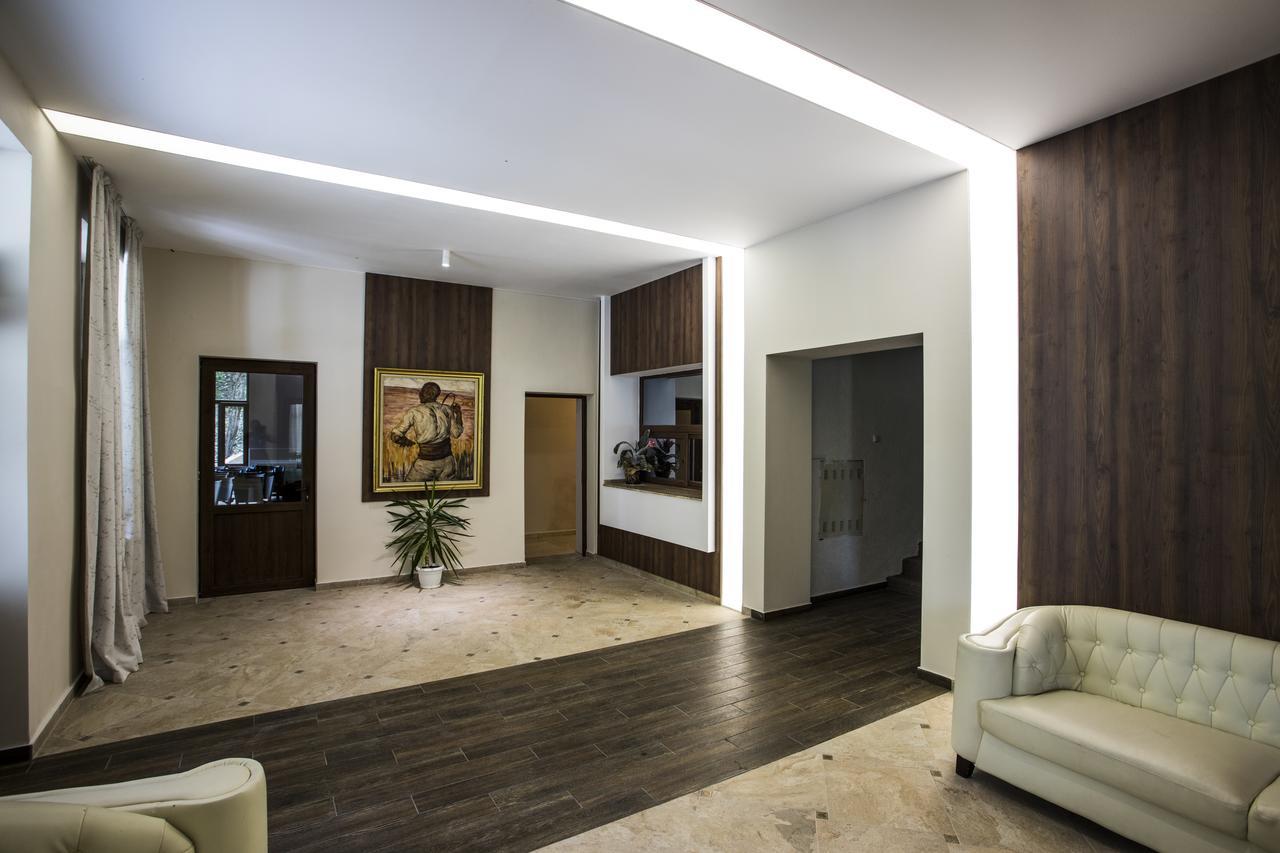 Hotel Orbita Шумен Экстерьер фото