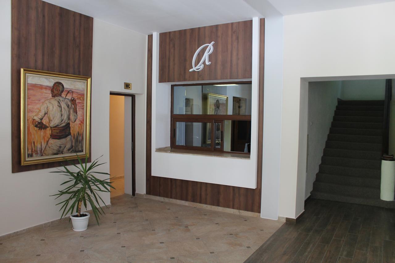 Hotel Orbita Шумен Экстерьер фото