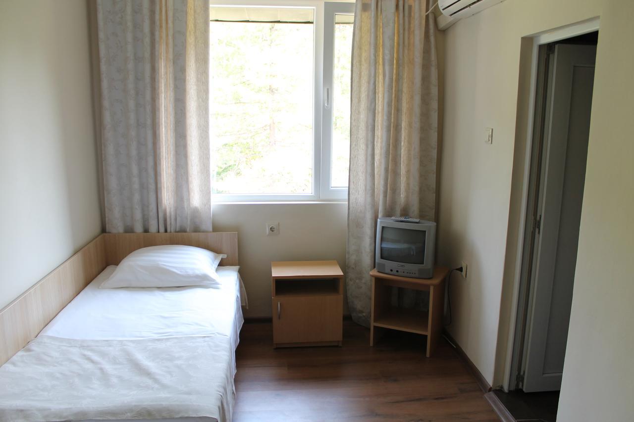 Hotel Orbita Шумен Экстерьер фото