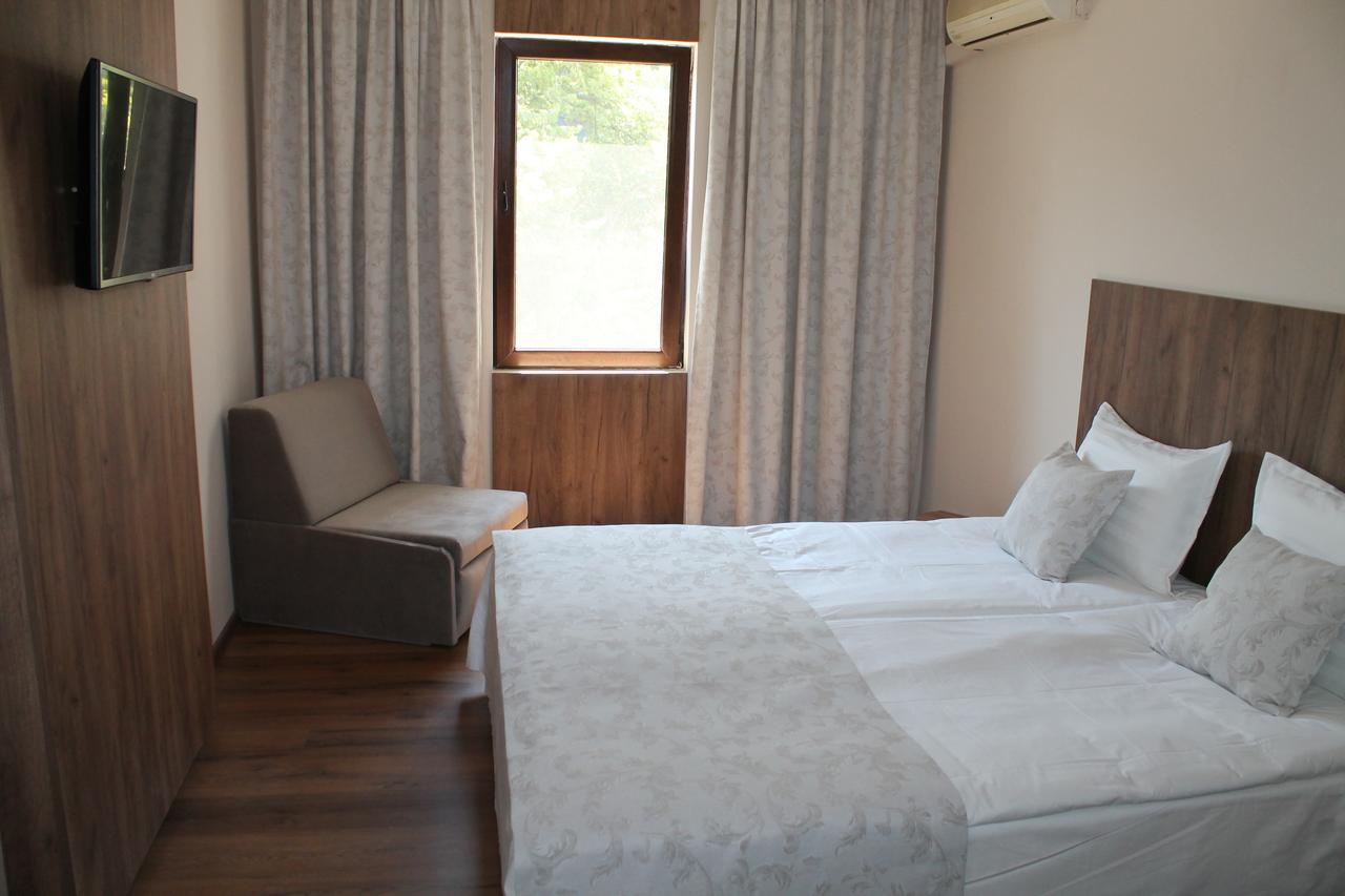Hotel Orbita Шумен Экстерьер фото