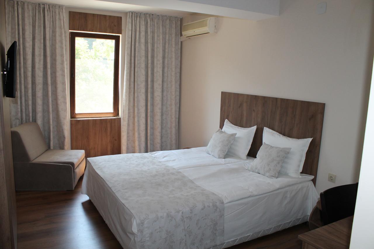 Hotel Orbita Шумен Экстерьер фото