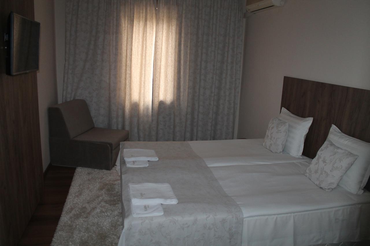 Hotel Orbita Шумен Экстерьер фото